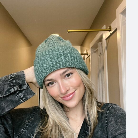 Free People Harbor Marled Ribbed Beanie in Pine Green OSFM - Picture 2 of 6